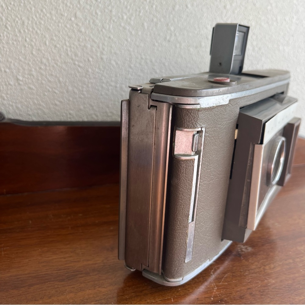 vintage polaroid land camera model J66 - Picture 7 of 14